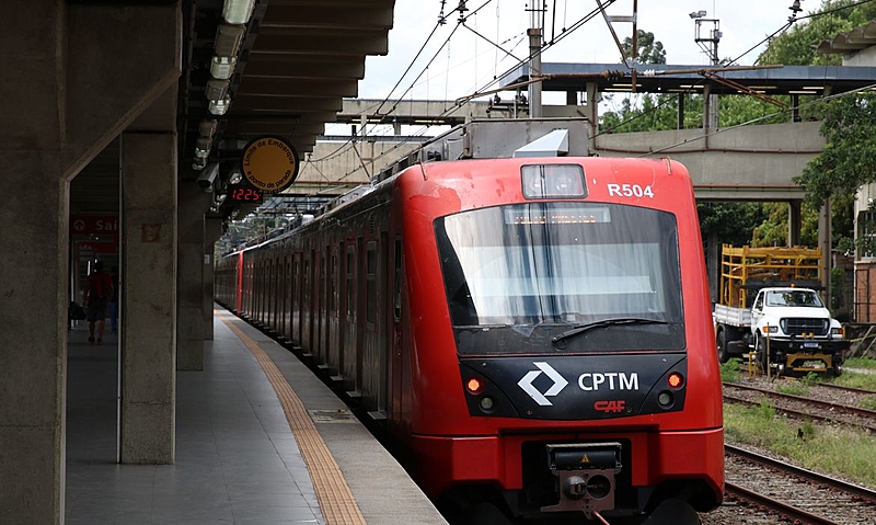 Greve do Trem da CPTM, em SP, terça-feira 03 de outubro 2023, impede pessoas de chegar no trabalho